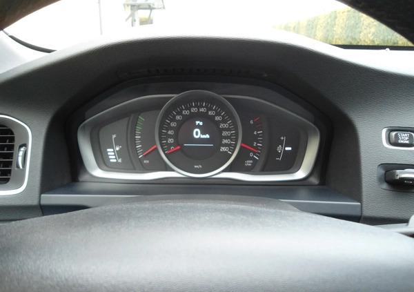 Volvo V60 cena 38600 przebieg: 263000, rok produkcji 2013 z Nowe małe 631